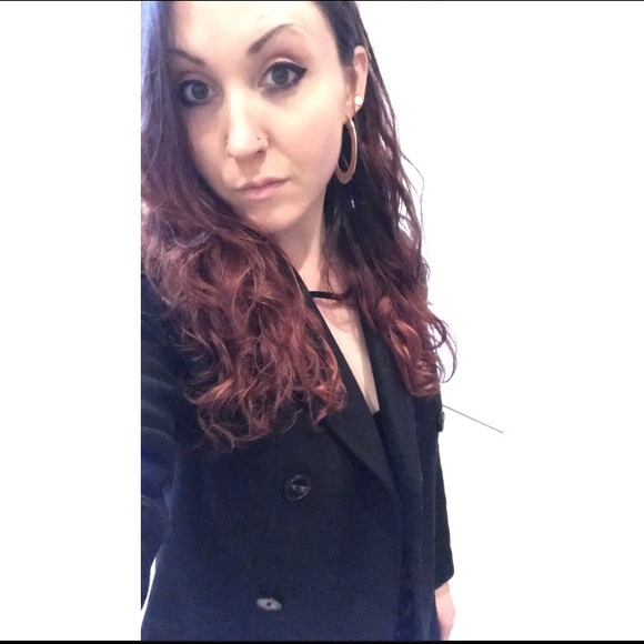 Meet your Posher, Alysa - Picture 2 of 2